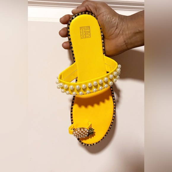 Sweet & Fresh Toe-Post Sandals With Pearl & Pineapple DecorYellow Flat Sandals - Picture 5 of 8